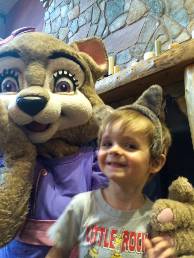 Ooooh. Violet loves me too!