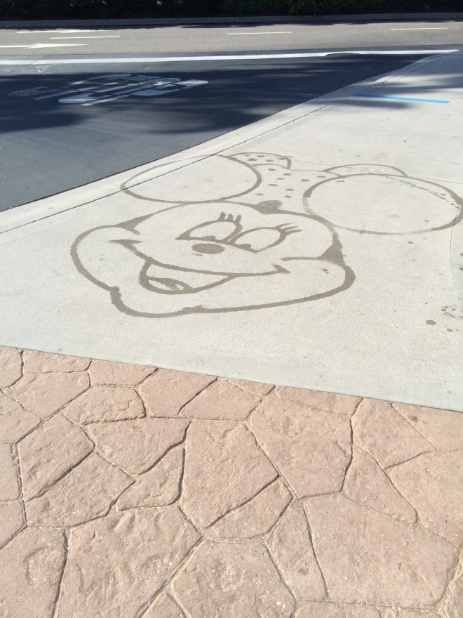 What did that janitor just draw with his water?