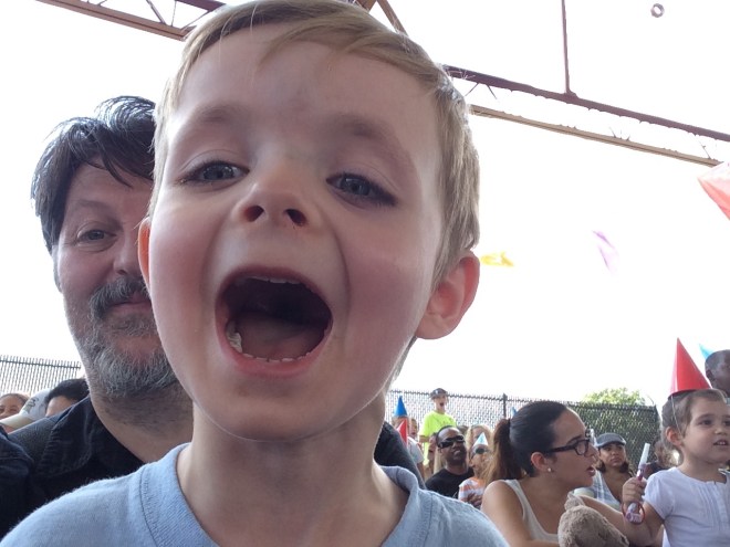 YES I LIKE TRAAAAAINS!